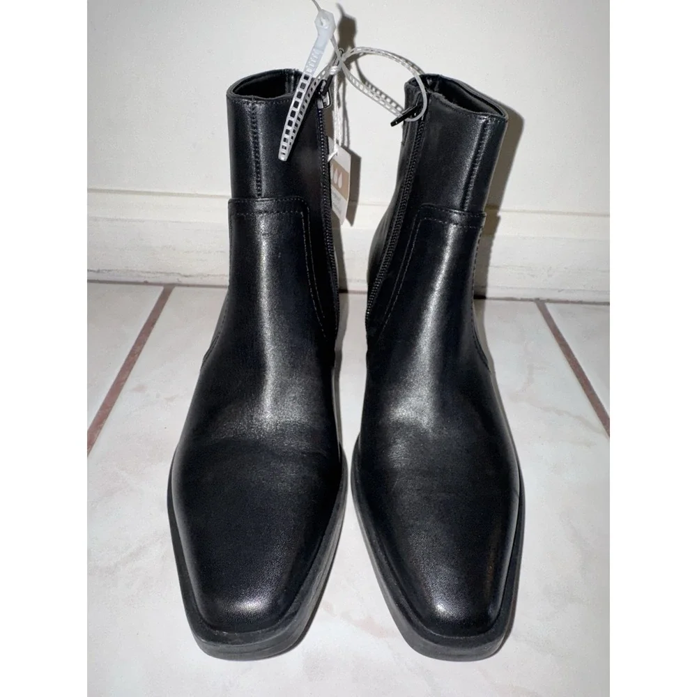 NWOB‎ Dolce Vita womens Fahari H2o Boots Size 6